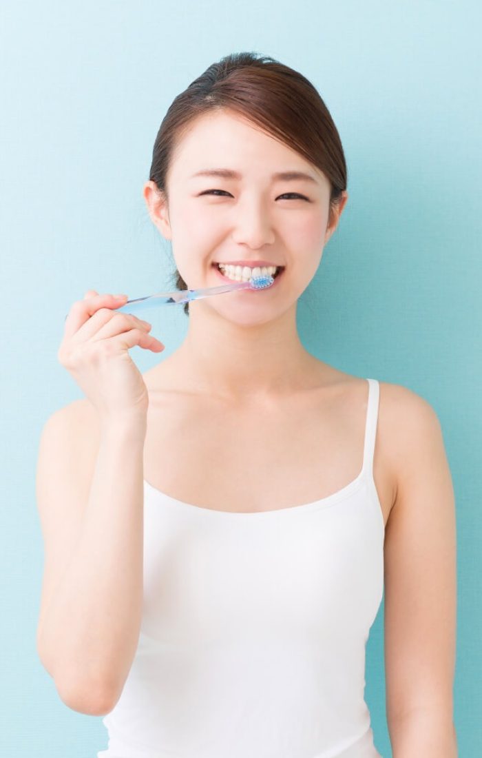 僅能刷牙齒表面，勿接觸牙齦軟組織